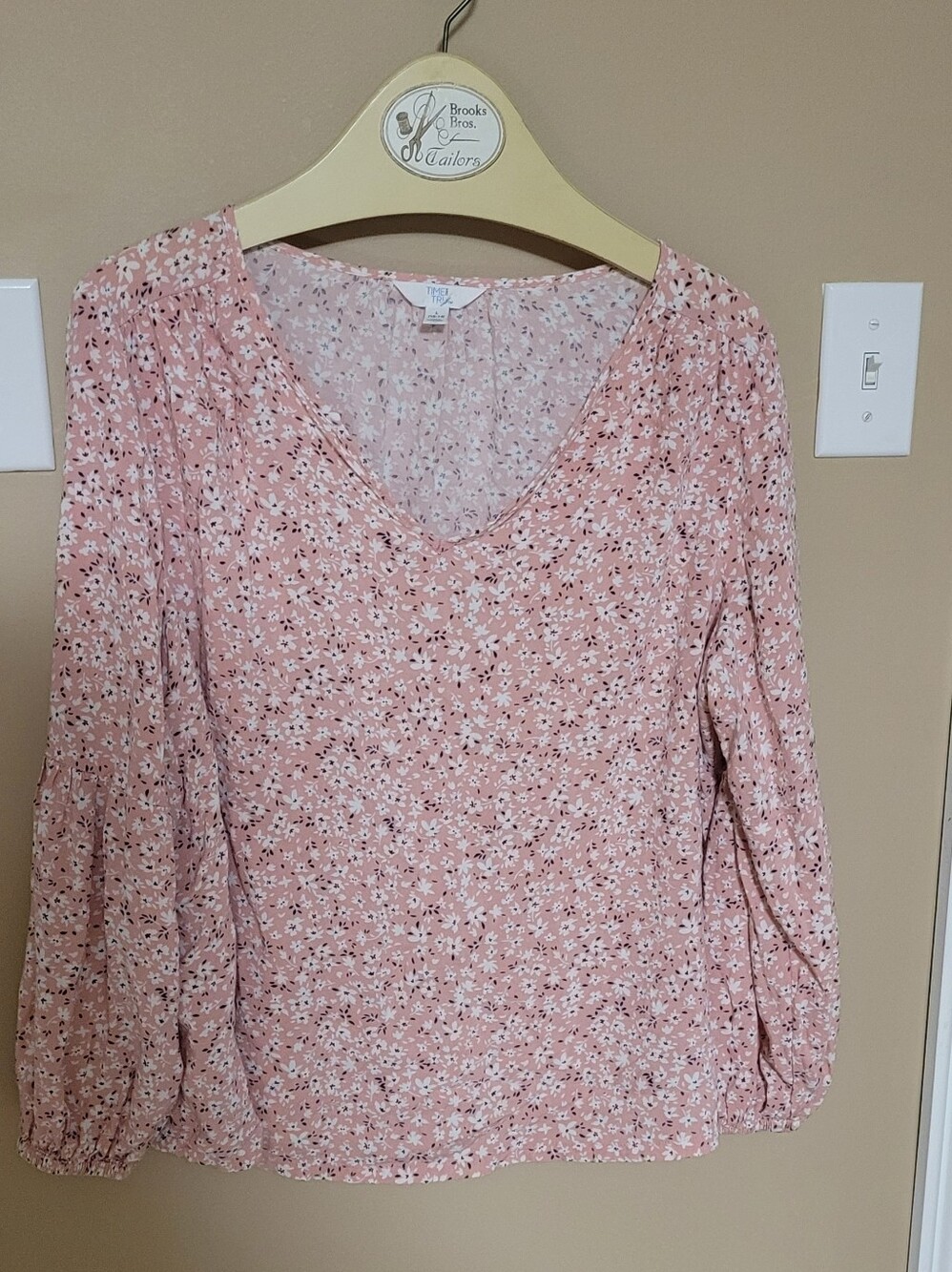 💜2 for $10💜 Bundle and save Time and Tru Pink Floral V-Neck Long Sleeve Blouse